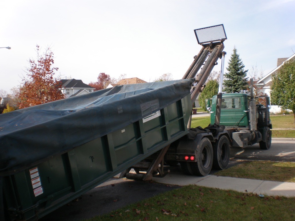 Residential Dumpster Rental Services Pros, Lantana Junk Removal and Trash Haulers